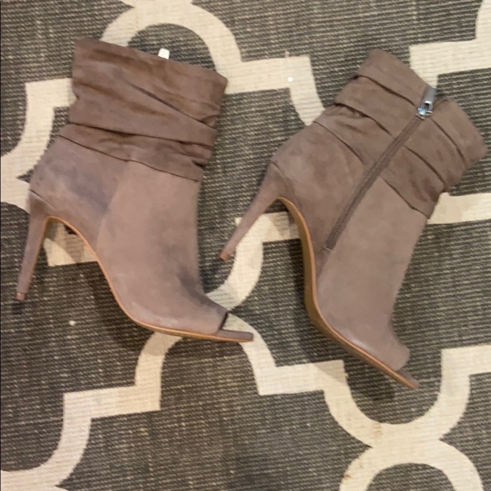 Vince Camuto Catillia tan leather bootie-LIKE NEW